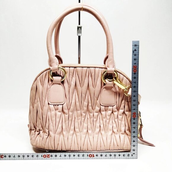 Authentic Miu Miu Matelasse Pink Leather Hand Bag mon780-111025 - Picture 2 of 16